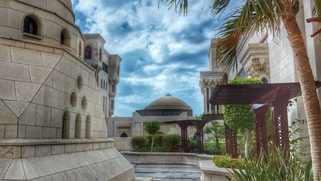 Cost of Living in Jeddah (Jiddah), Saudi Arabia 2,025.73/mo