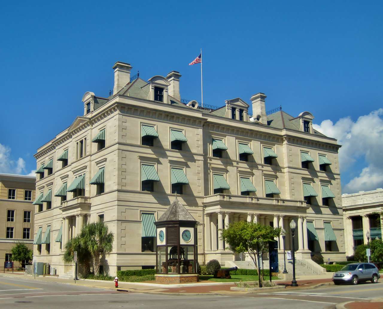Cost of Living in Pensacola, FL, United States - $2,688.41/mo