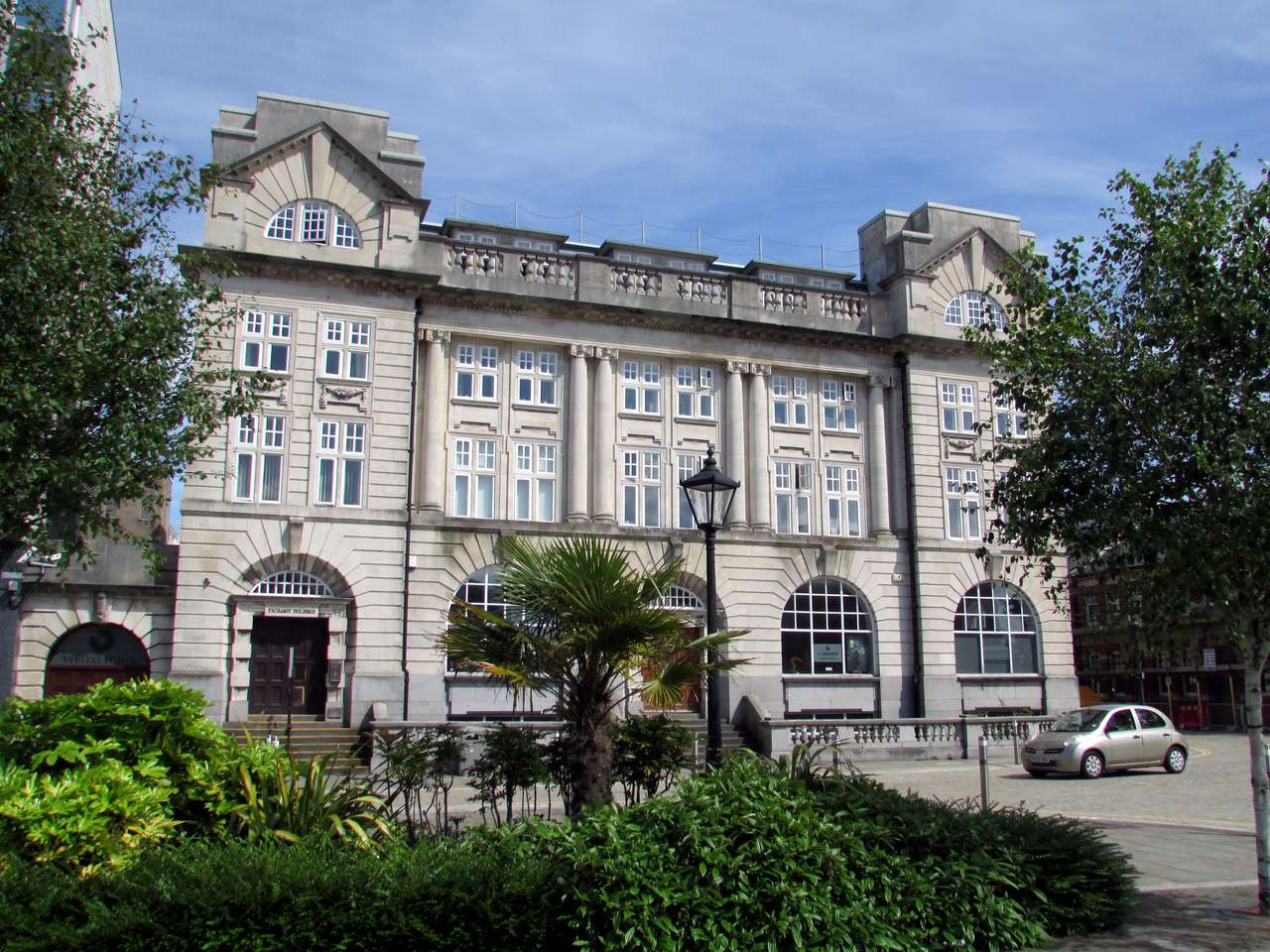 Cost of Living in Swansea, United Kingdom 3,323.85/mo