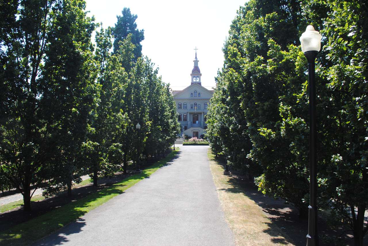 Cost of Living in Victoria, Canada 4,203.46/mo